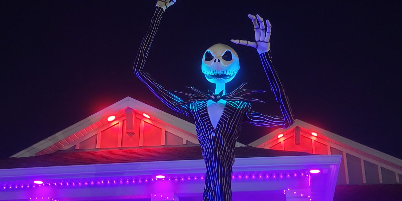 Over the Top 13′ Jack Skellington Halloween Display!